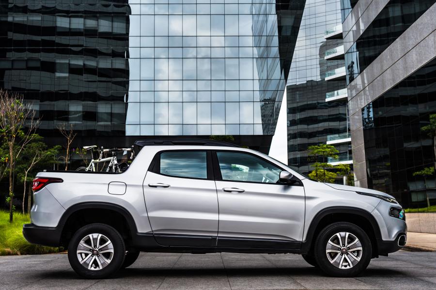  Fiat Toro Freedom 1.8 Flex AT6 2016 года  (фото 28 из 32)